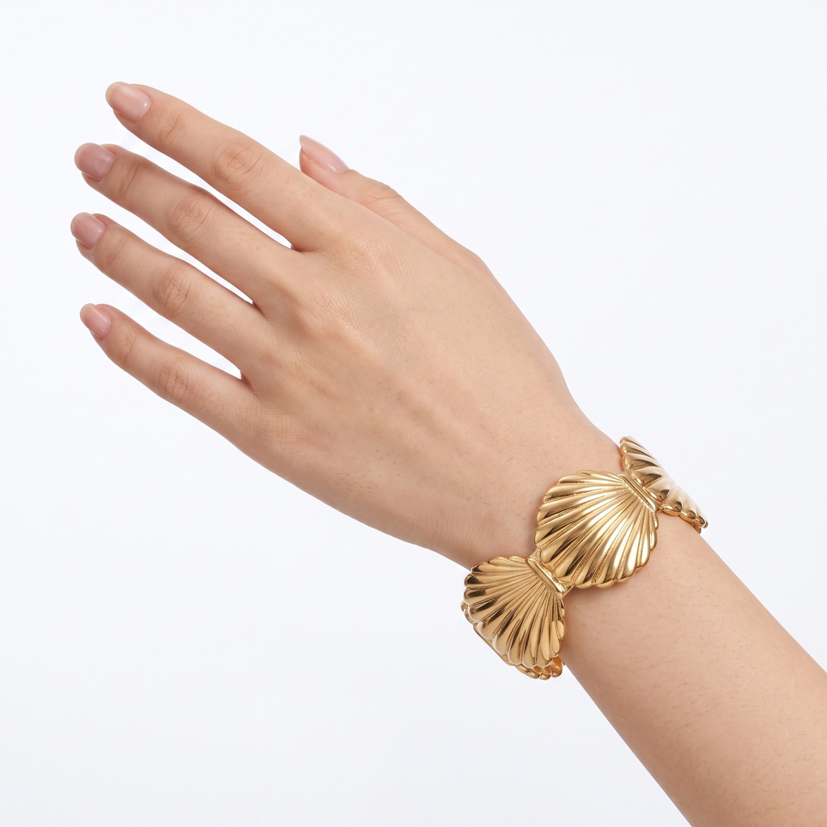 Aurelia Shell Cuff