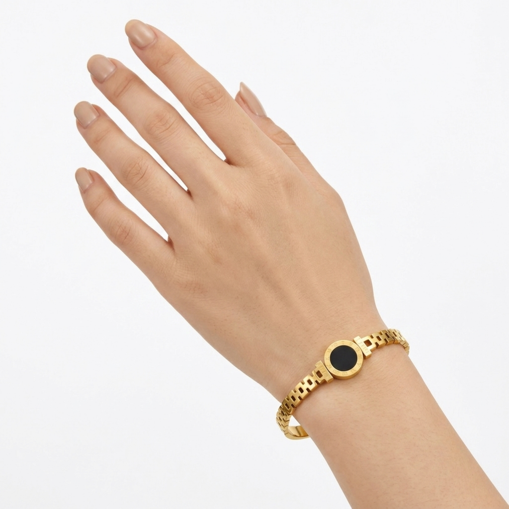 Noir Époque Cuff