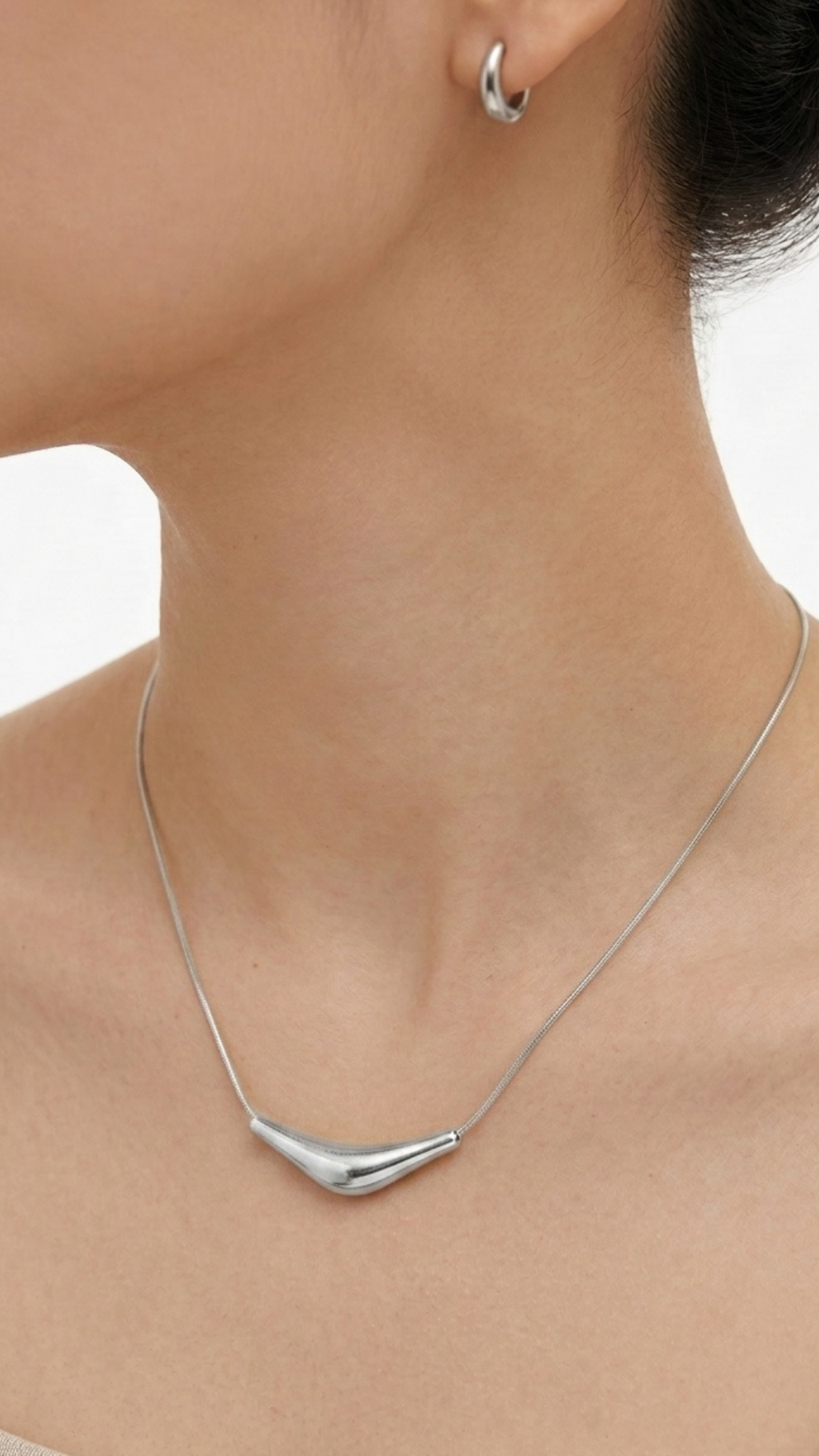 Sculpted Curve Pendant
