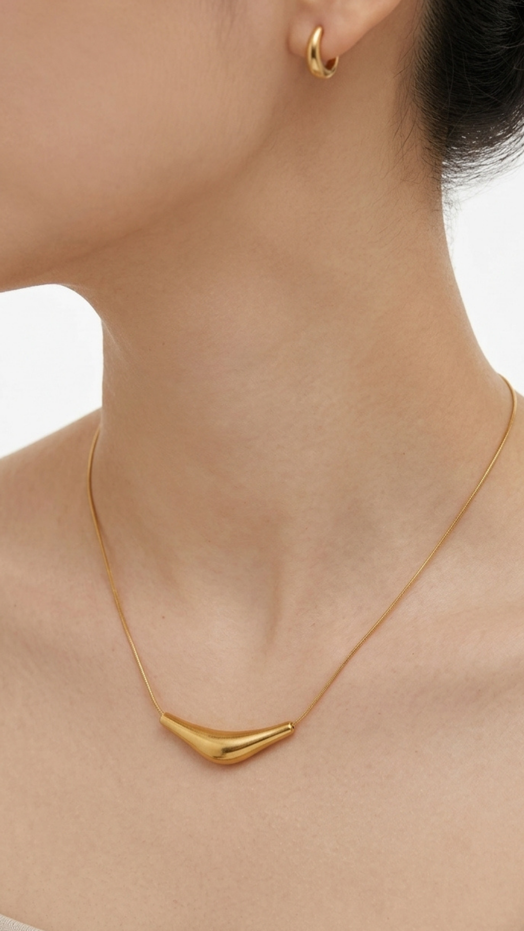 Sculpted Curve Pendant