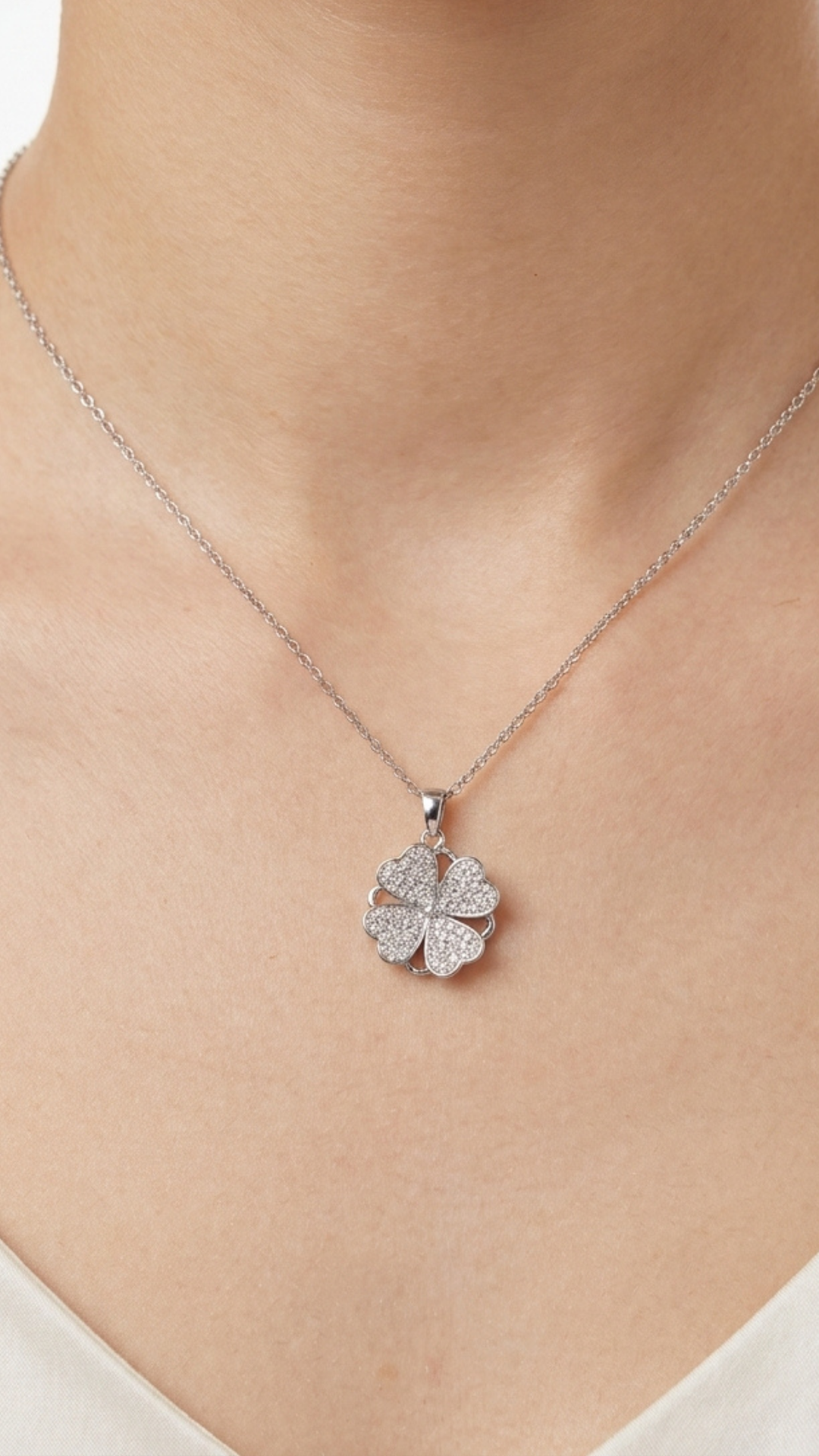 Clover Fidget Pendant
