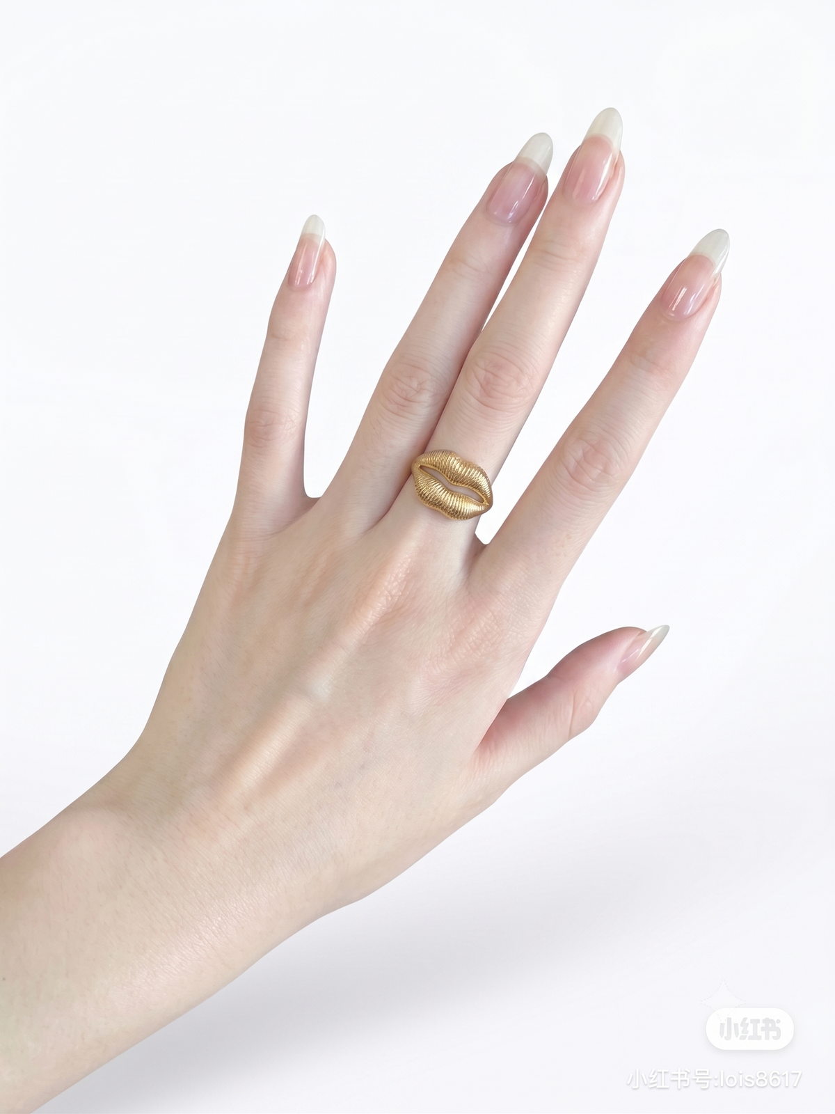 Sculpted Lips Ring
