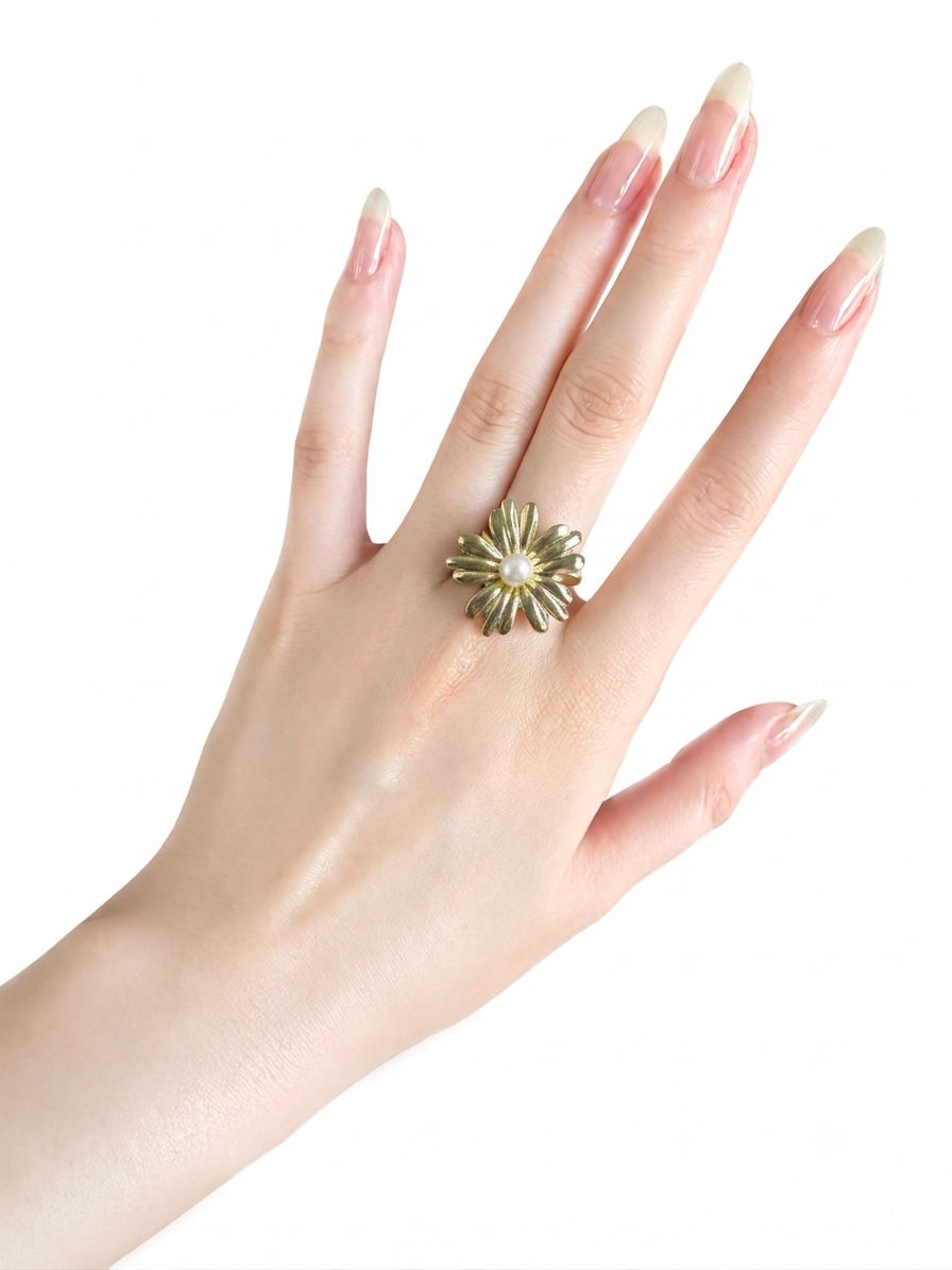 Golden Daisy Pearl Ring